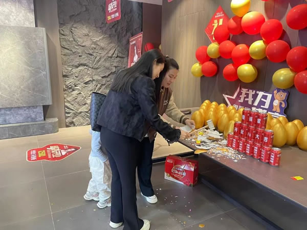 襄汾雅麗家全屋定制店盛大開業(yè)，引領(lǐng)家居定制新風(fēng)尚