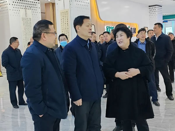 歐普資訊丨市常委、秘書長(zhǎng)薛峰等領(lǐng)導(dǎo)蒞臨山東歐普家居集團(tuán)指導(dǎo)調(diào)研