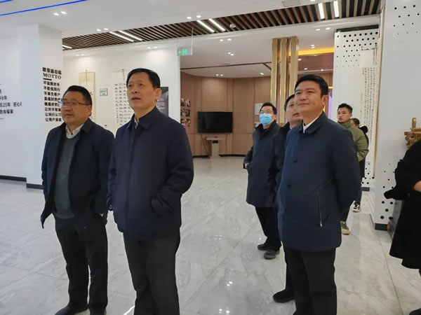 歐普資訊丨市常委、秘書長(zhǎng)薛峰等領(lǐng)導(dǎo)蒞臨山東歐普家居集團(tuán)指導(dǎo)調(diào)研