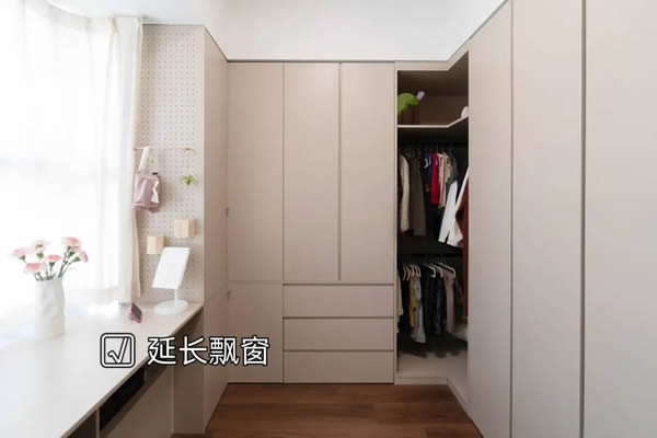 兔寶寶全屋定制|她家的10㎡衣帽間，太好抄了！
