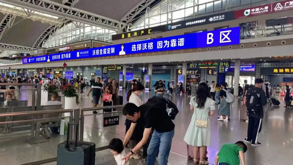 實(shí)力出圈！沃格攜手中國高鐵＆CCTV＆華夏航空，持續(xù)引爆品牌聲量！
