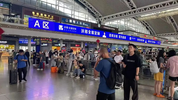 實(shí)力出圈！沃格攜手中國高鐵＆CCTV＆華夏航空，持續(xù)引爆品牌聲量！