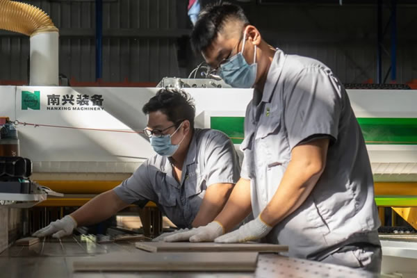 揭秘兔寶寶全屋定制工業(yè)4.0智慧工廠