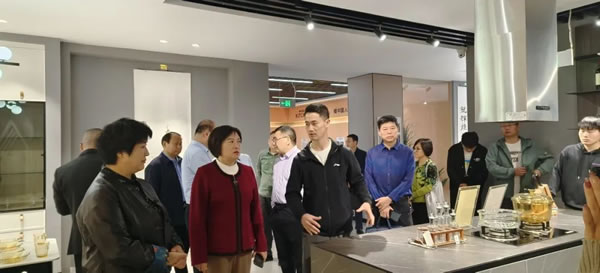 歐普資訊丨魯南技師學(xué)院赴歐普家居就深化校企合作，推動(dòng)產(chǎn)教融合，培養(yǎng)創(chuàng)新人才等事宜進(jìn)行了深入交流和探討