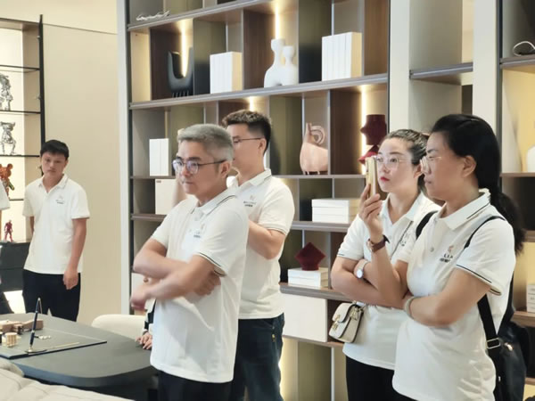 奮勇·向未來(lái) | 佰麗愛(ài)家整家定制2023年中戰(zhàn)略峰會(huì)圓滿落幕