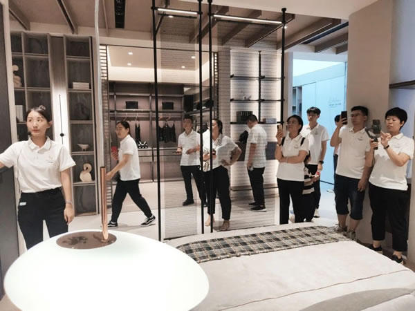 奮勇·向未來(lái) | 佰麗愛(ài)家整家定制2023年中戰(zhàn)略峰會(huì)圓滿落幕
