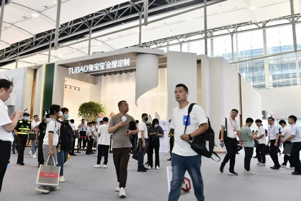 中國建博會（廣州）首日 兔寶寶全屋定制重磅亮相！