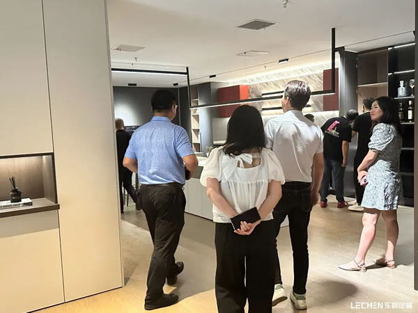 【樂晨定制】熱烈歡迎廣東省定制家居協(xié)會一行參觀指導!