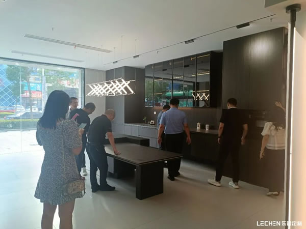 【樂晨定制】熱烈歡迎廣東省定制家居協(xié)會一行參觀指導!