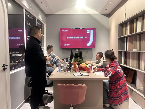 新店綻放|居里亞莊浪專賣店盛大開業(yè)！
