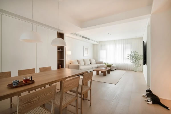歐雅尊全屋定制|180m2現(xiàn)代原木風(fēng)，喧囂生活里的寧靜時光