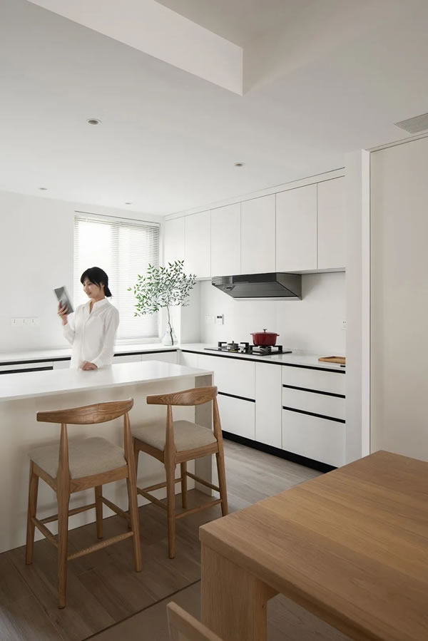 歐雅尊全屋定制|180m2現(xiàn)代原木風(fēng)，喧囂生活里的寧靜時光