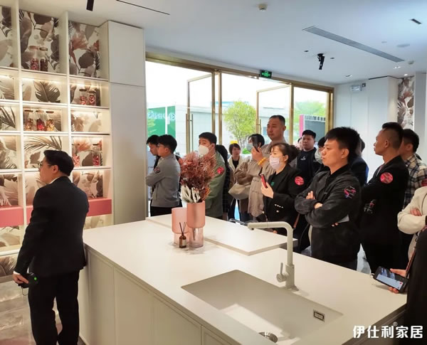 實(shí)用新π·與美同行！2023伊仕利實(shí)用美學(xué)新品品鑒會(huì)圓滿成功！
