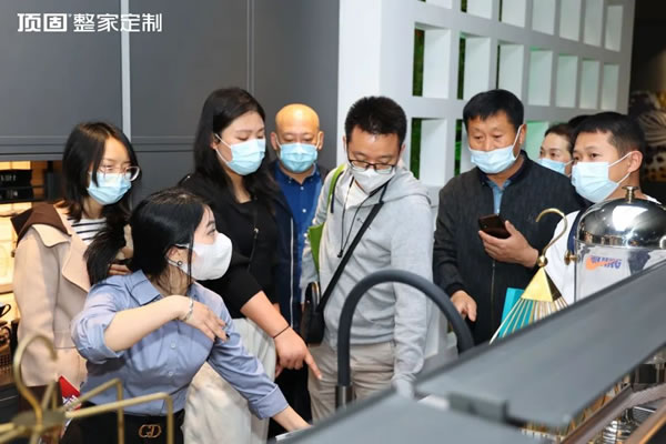 直擊展會(huì)盛況！頂固再度亮相2023廣州定制展，現(xiàn)場(chǎng)氛圍熱烈