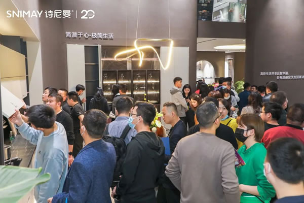 展會(huì)首日| 詩(shī)尼曼整家定制從容抵達(dá)，春暖花開(kāi)！