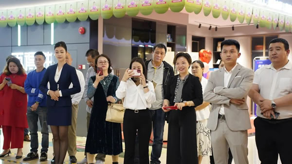 熱烈祝賀哲木高端定制佛山居然之家旗艦店盛大開業(yè)