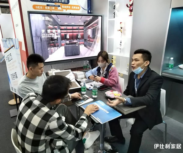 廣州設(shè)計周3days，伊仕利展館人潮涌動~