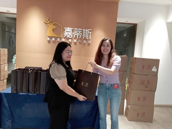 情暖中秋，心系員工｜嘉蒂斯整家定制為全體員工派月餅了！