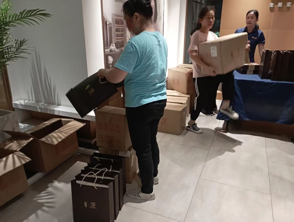情暖中秋，心系員工｜嘉蒂斯整家定制為全體員工派月餅了！
