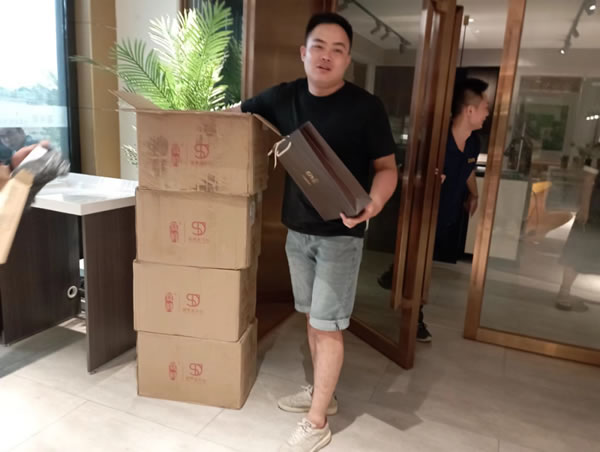 情暖中秋，心系員工｜嘉蒂斯整家定制為全體員工派月餅了！