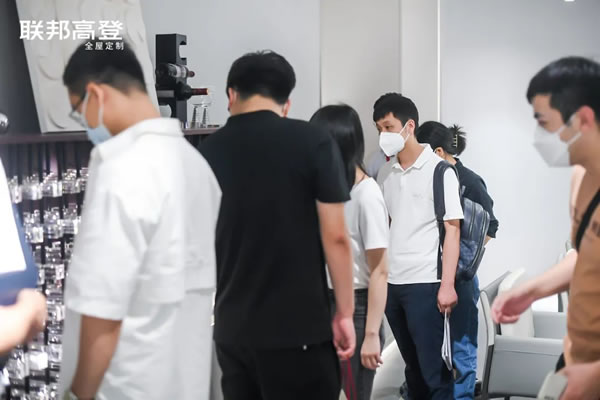 首日現(xiàn)場直擊！與聯(lián)邦高登一同“建”證精彩時(shí)刻