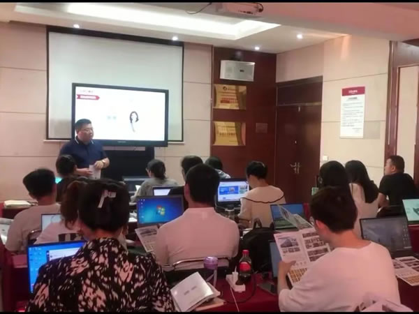 帥太商學(xué)院2022年8月第四期設(shè)計(jì)師技能培訓(xùn)圓滿結(jié)束