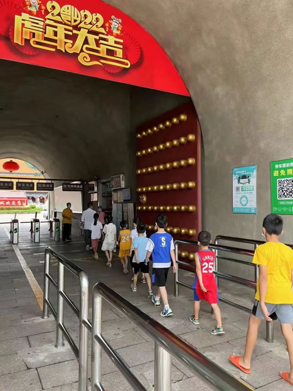 8月團(tuán)建特輯| 沃格員工家屬暑假歡送會(huì)-南海影視城之旅