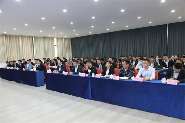 德魯尼高端定制2022年4月工作總結(jié)暨表彰大會隆重召開