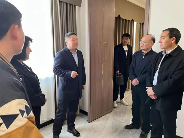 蘭山區(qū)區(qū)長(zhǎng)劉波一行蒞臨歐普家居集團(tuán)視察指導(dǎo)