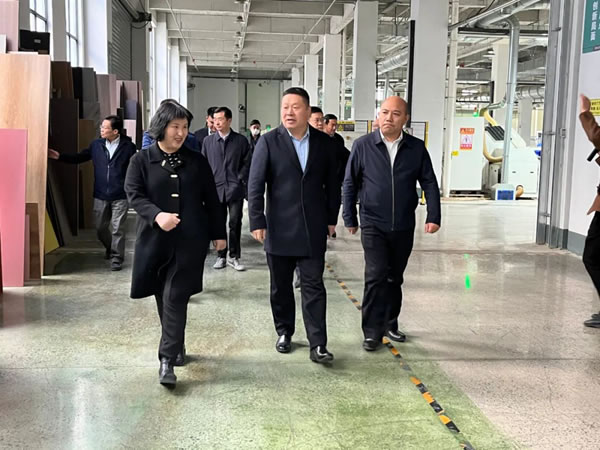 蘭山區(qū)區(qū)長(zhǎng)劉波一行蒞臨歐普家居集團(tuán)視察指導(dǎo)