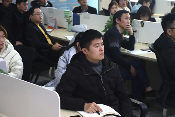 魅派智能全屋定制營(yíng)銷體系內(nèi)訓(xùn)會(huì)完美結(jié)束！