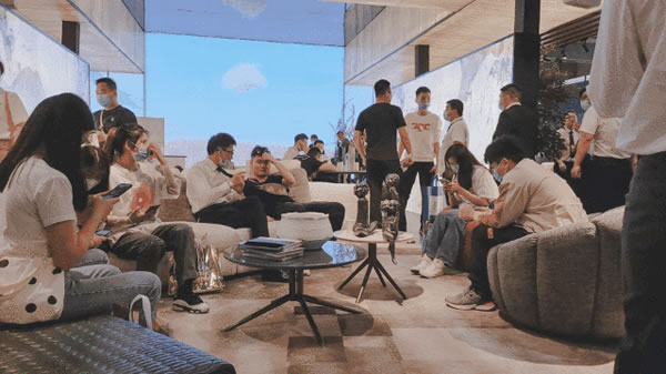 來(lái)深圳展，看左右之處那么美