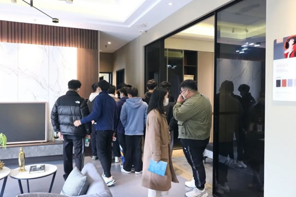 美尼美快裝定制攜手廣東輕工共同舉辦專場招聘會圓滿結(jié)束！