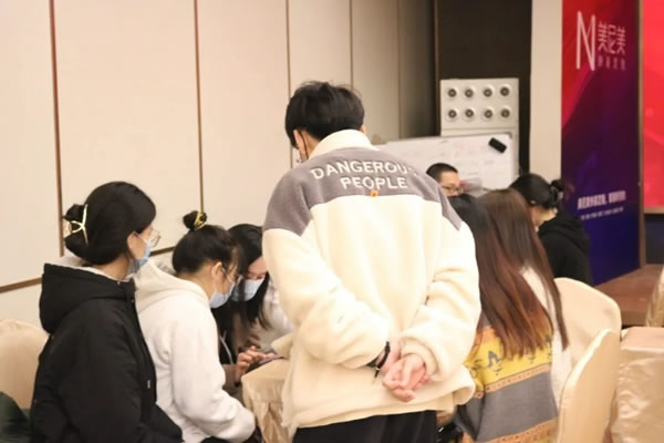 美尼美快裝定制攜手廣東輕工共同舉辦專場招聘會圓滿結(jié)束！