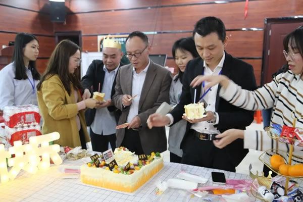特別的緣分，和特別的你 | 邦元名匠11月員工生日會(huì)