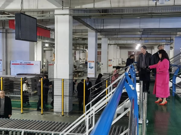 BOSS商學老師、企業(yè)家一行蒞臨客來福全屋定制考察指導！
