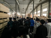 廣科職院建工學(xué)院室內(nèi)設(shè)計(jì)專業(yè)師生到斯米帝全屋定制參觀學(xué)習(xí)