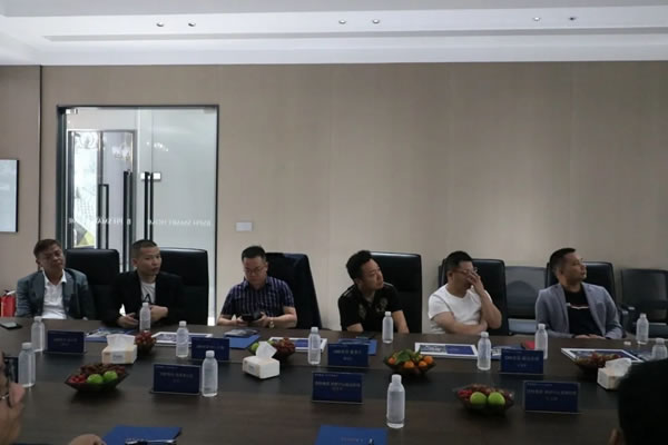CBD家居董事及領(lǐng)導(dǎo)一行蒞臨BSPH寶思派智能家居參觀交流