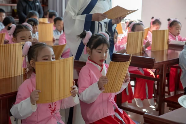 柏廚家居|海智小學(xué)“柏學(xué)堂”正式落地，“柏愛無疆”系列公益活動持續(xù)開展
