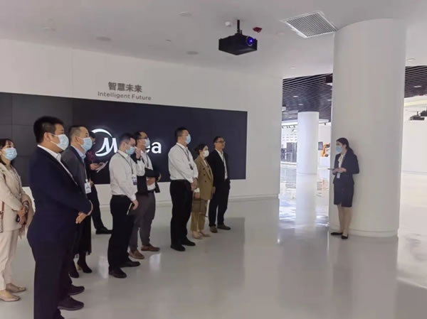 攜手共進(jìn) 共謀發(fā)展丨皇朝定制+與中海領(lǐng)潮供應(yīng)鏈及美的智聯(lián)家居達(dá)成戰(zhàn)略合作