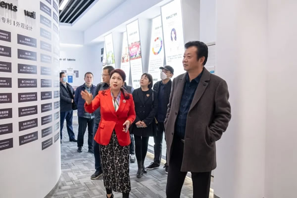 瑤海區(qū)調(diào)研組領(lǐng)導(dǎo)一行蒞臨客來福全屋定制開展專項調(diào)研