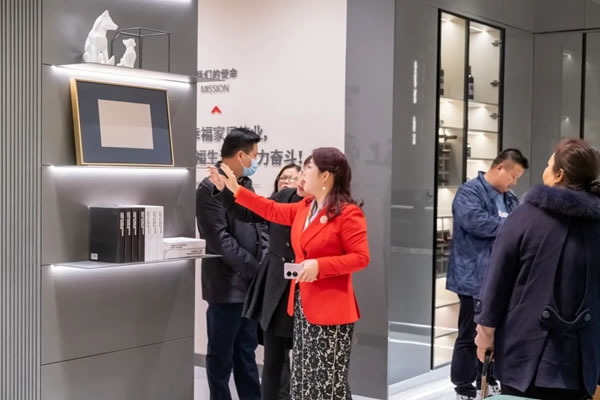 瑤海區(qū)調(diào)研組領(lǐng)導(dǎo)一行蒞臨客來福全屋定制開展專項調(diào)研