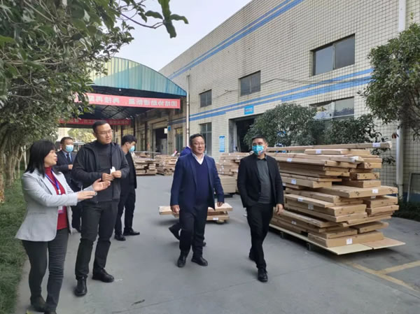 居然之家領導團蒞臨居里亞參觀考察