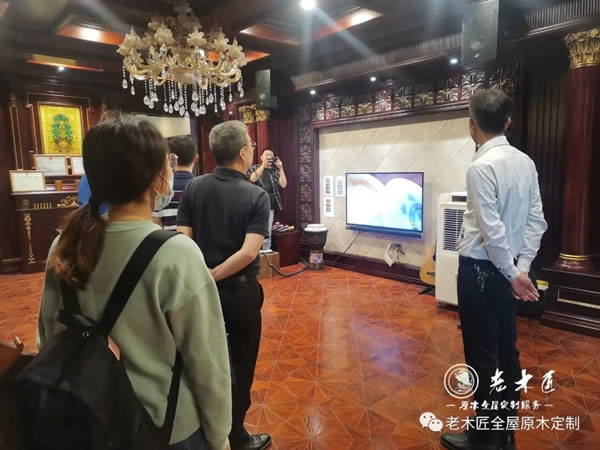 福建省相關(guān)領(lǐng)導(dǎo)對老木匠木業(yè)申報的《2021年新一代信息技術(shù)與制造業(yè)融合發(fā)展項目》現(xiàn)場察看