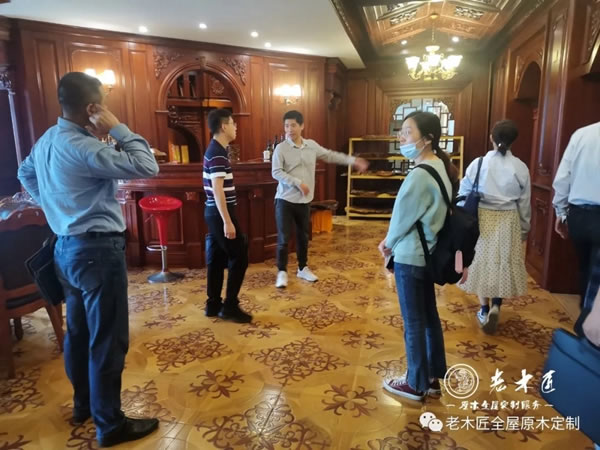 福建省相關(guān)領(lǐng)導(dǎo)對老木匠木業(yè)申報的《2021年新一代信息技術(shù)與制造業(yè)融合發(fā)展項目》現(xiàn)場察看