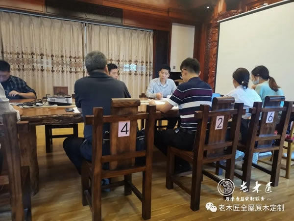 福建省相關(guān)領(lǐng)導(dǎo)對老木匠木業(yè)申報的《2021年新一代信息技術(shù)與制造業(yè)融合發(fā)展項目》現(xiàn)場察看