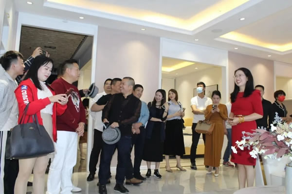 邦元名匠迎來(lái)佛山市衡陽(yáng)商會(huì)一行參觀與交流