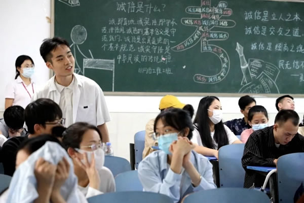 A家全屋定制家居＆廣東科技學院校企合作正式啟航