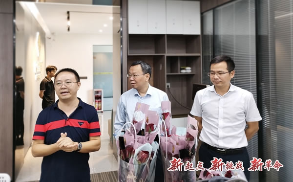 合生雅居全屋定制營銷中心喬遷新址_新起點(diǎn) 新挑戰(zhàn) 新革命