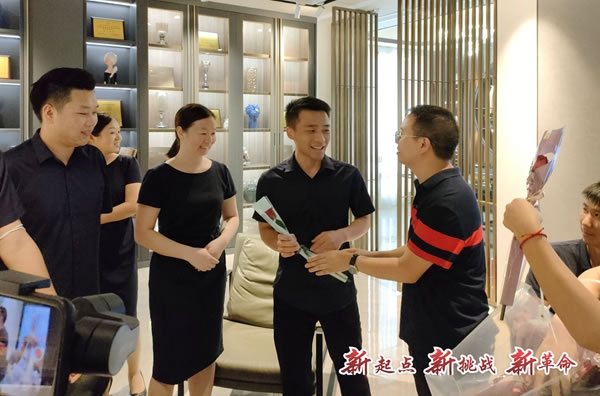 合生雅居全屋定制營銷中心喬遷新址_新起點(diǎn) 新挑戰(zhàn) 新革命